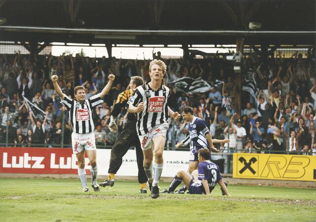 Der „junge“ Markus Schopp lässt gegen Salzburg die bummvolle Gruabn beben. | Foto: GEPA