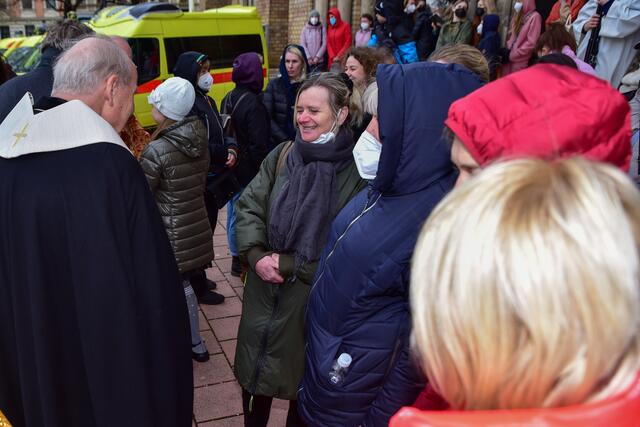 Bei der Feier wurden auch zahlreiche ukrainische Flüchtlinge eingeladen. | Foto: Markus Spitzauer