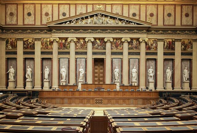 Im Vergleich gilt die Parteienfinanzierung in Österreich als großzügig. | Foto: tzevena/pixabay