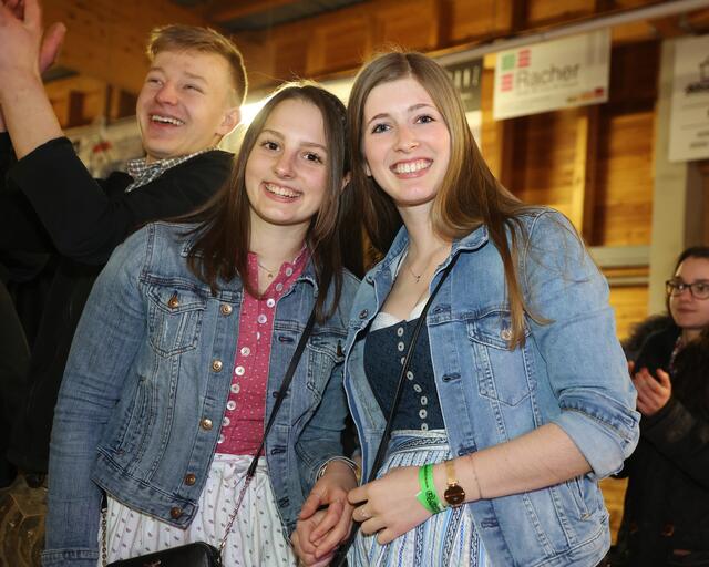 Hanna und Eva aus Ottnang. | Foto: Helmut Klein