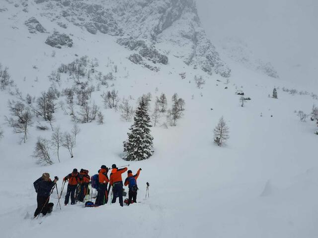 Die Lawine löste sich am Birgkar in Mühlbach. | Foto: Bergrettung