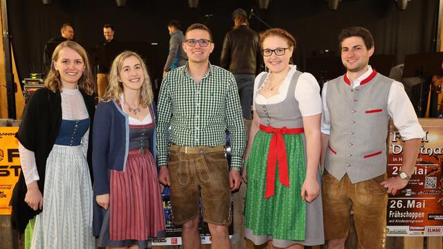 Julia Breitwieser, Eva Öhlinger, Martin Helmberger, Christina Kinast und Matthias Steindl von der Landjugned. | Foto: Helmut Klein