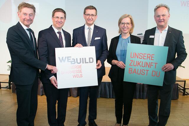 Vizebürgermeister Gerhard Kroiß, Bürgermeister Andreas Rabl, Landesrat Markus Achleitner, Bundesministerin Leonore Gewessler und Messedirektor Robert Schneider. | Foto: cityfoto