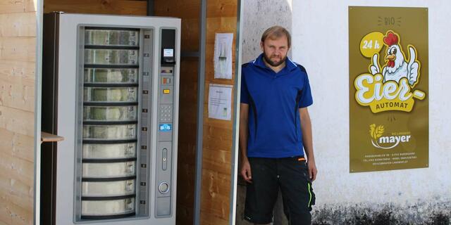 Der 24-Stunden Eier-Automat von Freilandeier-Produzent Bernd Mayer in Badersdorf wird von den Kunden sehr gut angenommen.  | Foto: Bernd Mayer