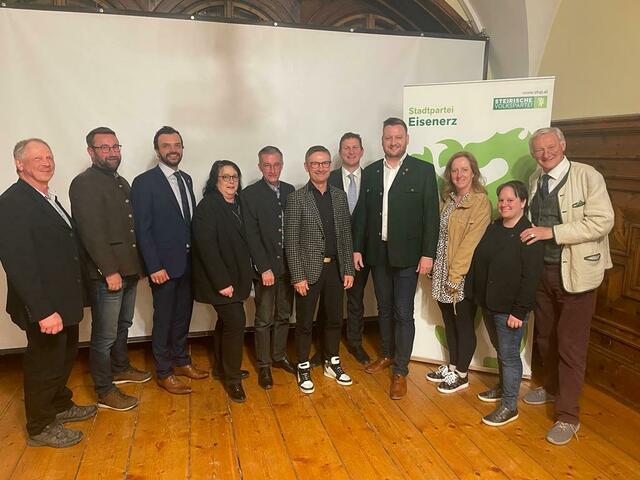 Stadtparteiobmann Bürgermeister Thomas Rauninger (4. v. r.) mit seinem Team | Foto: ÖVP Leoben