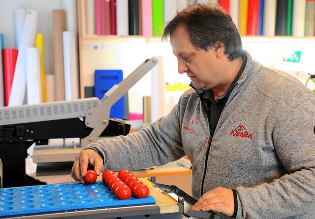 Jedes Ei ist anders und muss auch so behandelt werden. | Foto: Dietmar Kröpfl