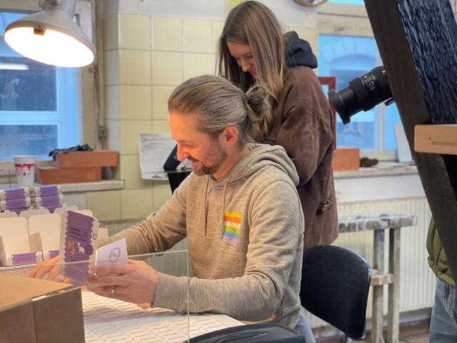 Die Kund:innen der Sparkasse erzählen ihre Erfolgsgeschichte in eigenen Videoclips. | Foto: Sparkasse