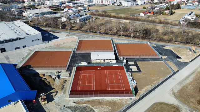 Acht topmoderne Tennisplätze entstanden am Messegelände Oberwart. | Foto: UTC Oberwart