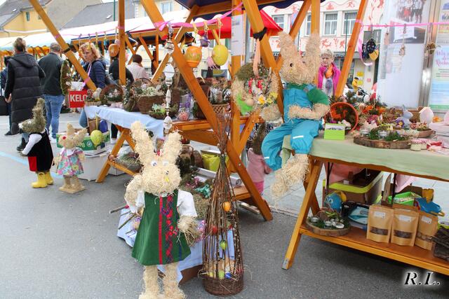 Die bunte Vielfalt am Voitsberger Ostermarkt freute Standler und Besucher. | Foto: Lederer
