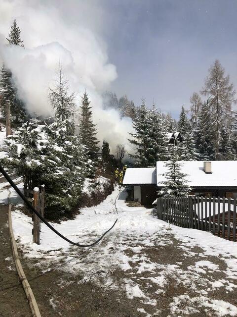 Das Feuer griff auch auf den Lagerraum über. | Foto: FF Hüttau