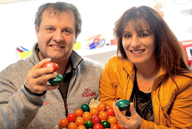 Erst durch seine Freundin kam Kröpfl auf die Idee, Eier zu bedrucken. | Foto: Dietmar Kröpfl