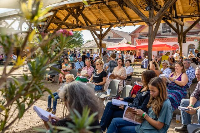 Am Zukunftshof gibt es auch regelmäßig Open-Air-Kino-Events. | Foto: Christian Steinbrenner