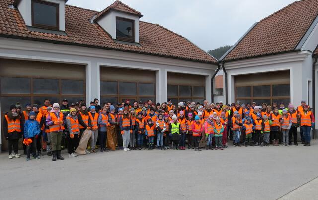 Großes Saubermachen in Kirchberg am Wechsel. | Foto: Gemeinde Kirchberg/Wechsel