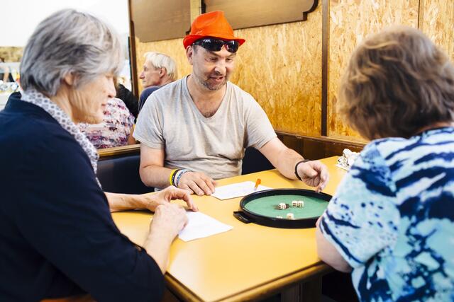 Am Nachmittag werden Spiele gespielt. | Foto: OÖ Tafel