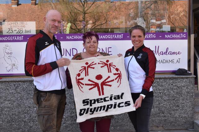 Ein Logo von der "StrickMadame": Jürgen Winter, Dagmar Frühwirth-Sulzer, Birgit Morelli | Foto: Michael Strini