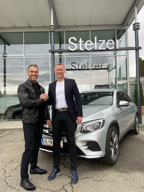 Josef Strohmeier und Wolfgang Sackl von Mercedes-Benz Stelzer aus Groß St. Florian, das Strohmeier auf dessen Weg zur WM und zum "Mr. Universe" begleitet. | Foto: Strohmeier