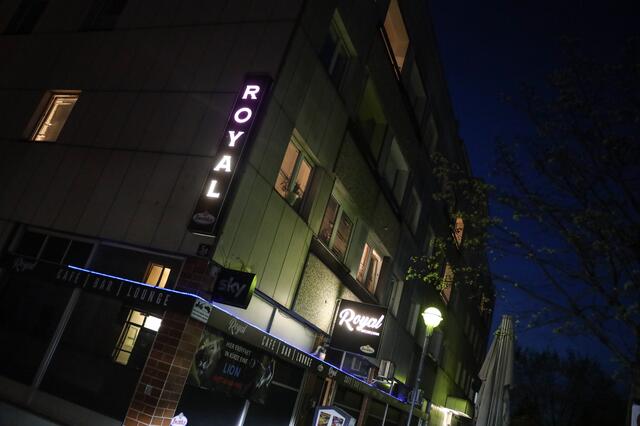 Zu einem internen Notfall rückten die Einsaztkräfte in Traun, in den Abendstunden des 12. April, aus. | Foto: laumat.at/Matthias Lauber