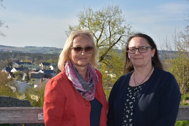 Karin Knoblich und Marianne Stockinger schätzen die angenehme Atmosphäre  | Foto: Sabine Weigl