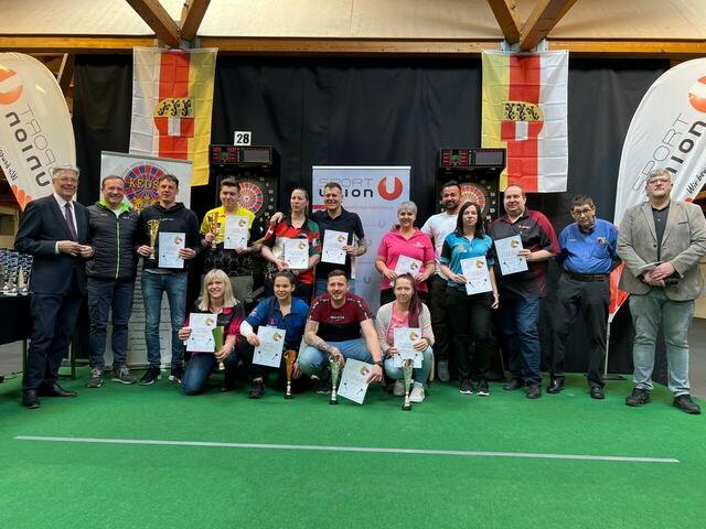 LH Peter Kaiser mit Veranstalter*innen und Teilnehmer*innen | Foto: Büro LH Kaiser