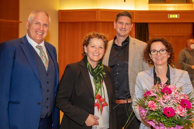 Der neue Bürgermeister Michael Feldgrill (r.) wurde gewählt. | Foto: Gasser