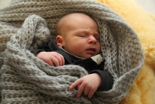 Fabian Gauster, Geboren: 27.02.2022, Eltern: Tamara Gauster und Bernhard Oswald aus Pischelsdorf, Gewicht: 3810 g, Größe: 57 cm | Foto: Gabriel Gauster