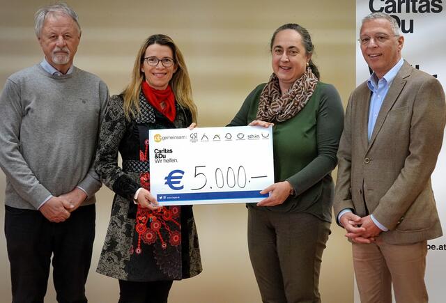 Vereinsobmann Wolfgang Schwaiger, Geschäftsführerin Sandra Wiesinger, Edith Bürgler-Scheubmayr von der Caritas OÖ und Geschäftsführer Thomas Weixlbaumer | Foto: Andreas Falkner