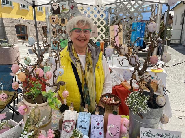 Kunsthandwerker aus nah und fern waren in Imst vom Ostermarkt begeistert.