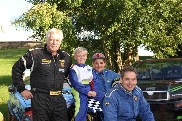 Eine Familie, der Benzin gewissermaßen im Blut liegt: Walter Marcher, Marcel Marcher, Stefan Marcher und Markus Marcher | Foto: Privat