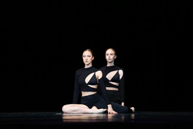 Martha Schläffer und Emilia Fritz mit "Ready" | Foto: Christina Karall