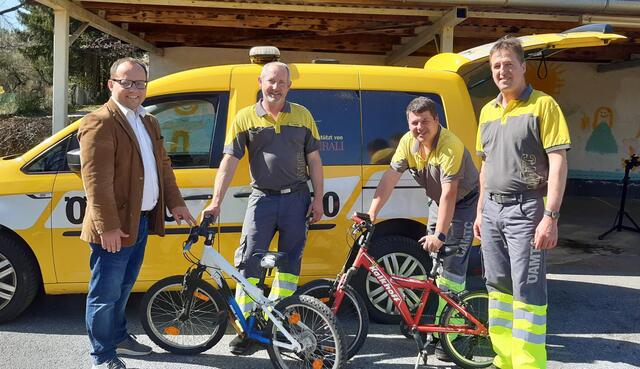 ÖAMTC-Besuch im SOS-Kinderdorf Pinkafeld: Marek Zeliska (Leiter SOS-Kinderdorf), Helmut Ungersböck (ÖAMTC Oberwart), Markus Pock (ÖAMTC Oberwart) und Herbert Riegler (Stv. Leiter d. ÖAMTC-Pannenhilfe Burgenland) | Foto: ÖAMTC