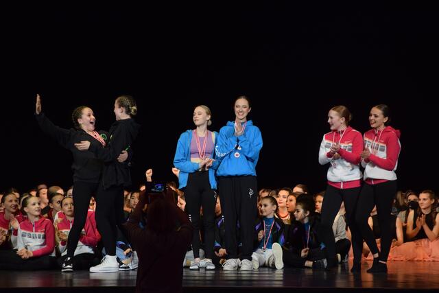 Emilia Fritz und Martha Schläffer mit "Ready" | Foto: Doris Rupp