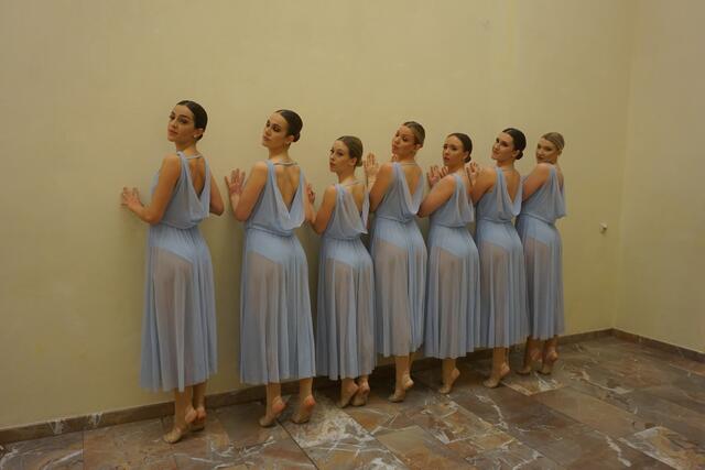 Gruppe Crazealot mit "Carry You"
v.l.n.r.: Becci Schindler, Marlies Franta, Marie Zechmeister, Livia Herczeg, Laura Herdits, Elena Kittelmann, Stephanie Török | Foto: Christina Karall