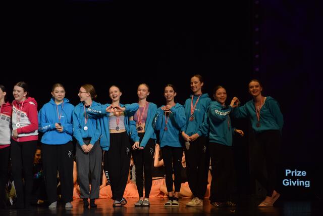 Dancing Divas mit "When You Move" auf Platz 3
v.l.n.r.: Lara Strubreiter, Lisa Philipp, Iva Deli, Emilia Fritz, Tanja Biocanin, Martha Schläffer, Caro Wallner, Mona-Marie Rössler
 | Foto: Doris Rupp