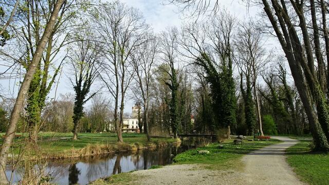 Am Ende der Spazierrunde im Schlosspark von Pottendorf ... | Foto: Silvia Plischek