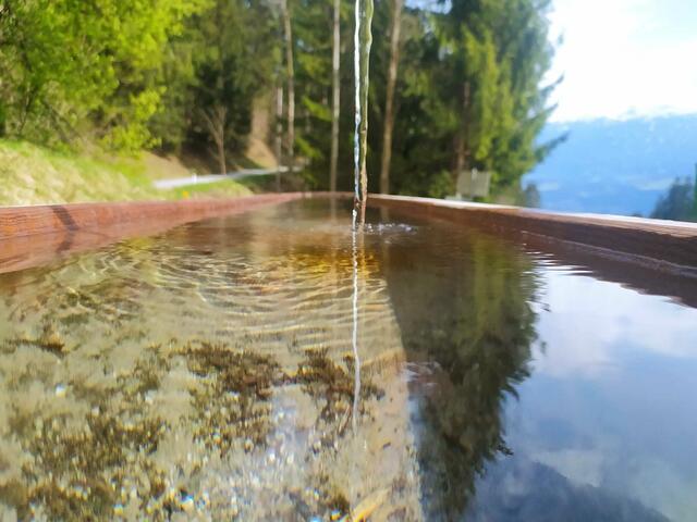 Nachdem die städtischen Brunnen stillgelegt waren, fließt jetzt wieder frisches Trinkwasser. | Foto: Michael Steger
