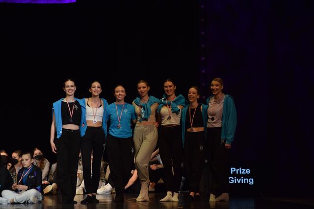 Gruppe Crazealot mit "Carry You" auf Platz 3
v.l.n.r.: Marlies Franta, Becci Schindler, Laura Herdits, Livia Herczeg, Elena Kittlemann, Marie Zechmeister, Stephanie Török | Foto: Doris Rupp