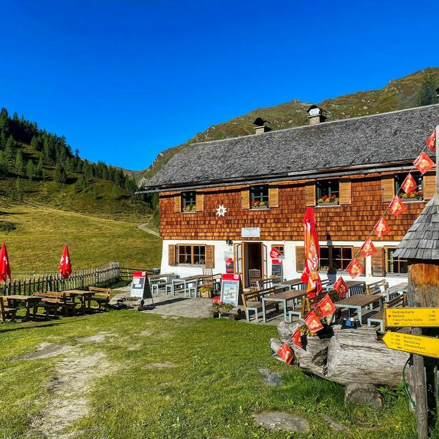 Die Sticklerhütte, auf 1750 m, am Beginn des Murtales. | Foto: Fam Burghard