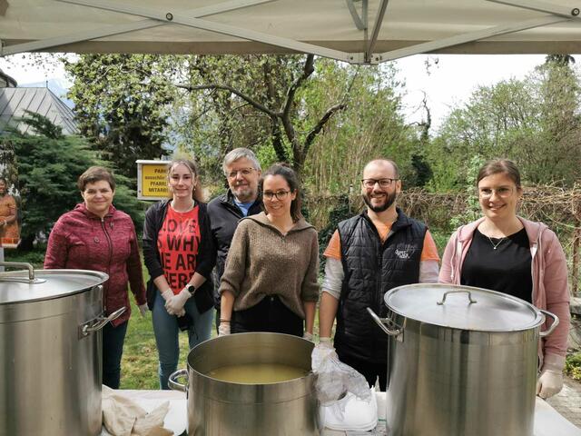 Suppentag in Zams: Maria Lanser, Alina Prieler, Peter Lanser, René Siegele und Lisa Huber (v.li.). | Foto: Huber