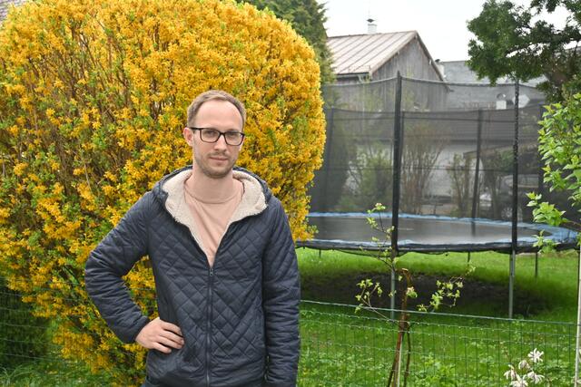"In der mobilen Jugendbetreuung suchen wir dabei die Jugendlichen direkt an den Hotspots auf und erleichtern ihnen damit einen einfachen, unkomplizierten Zugang zu unseren Angeboten", so Fabian Kronewitter, Leiter der Offenen Jugendarbeit beim Hilfswerk Salzburg. | Foto: Martin Schöndorfer, 2022