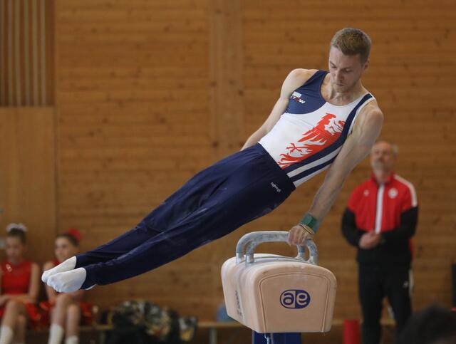 Jakob Lindlbauer ist Kunstturner aus Braunau und tritt heuer beim Weltcup an.  | Foto: Martin Rulsch, Wikimedia Commons, CC BY-SA 4.0