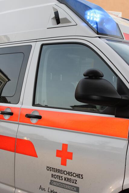Der Motorradlenker wurde ins Klinikum Wels-Grieskirchen gebracht. | Foto: Huber