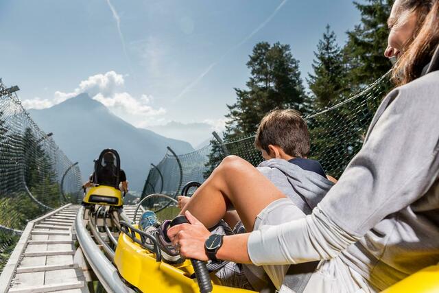 Hinein ins rasante Vergnügen: der Alpine Coaster startet in die Sommersaison. | Foto: Imster Bergbahnen