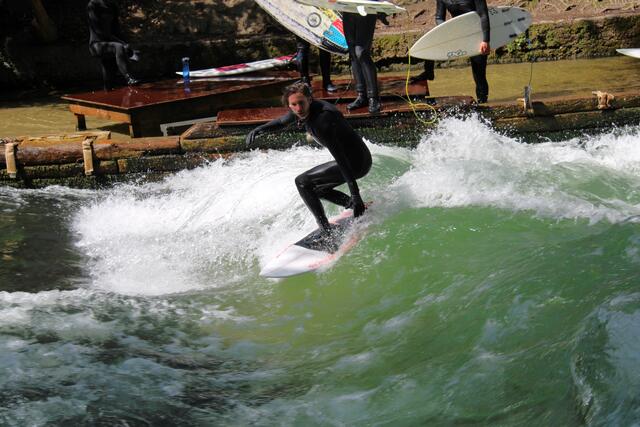 Surfen auf der Eisbachwelle