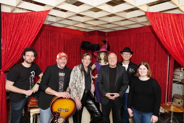 Anlässlich des 80. Geburtstages von Neil Diamond gibt es ein Tribute im Eboardmuseum.  | Foto: Karlswerk