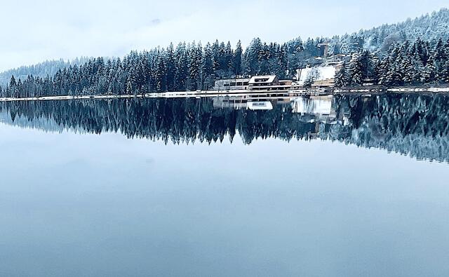 Täuschende Idylle am Schwarzsee. | Foto: Kogler