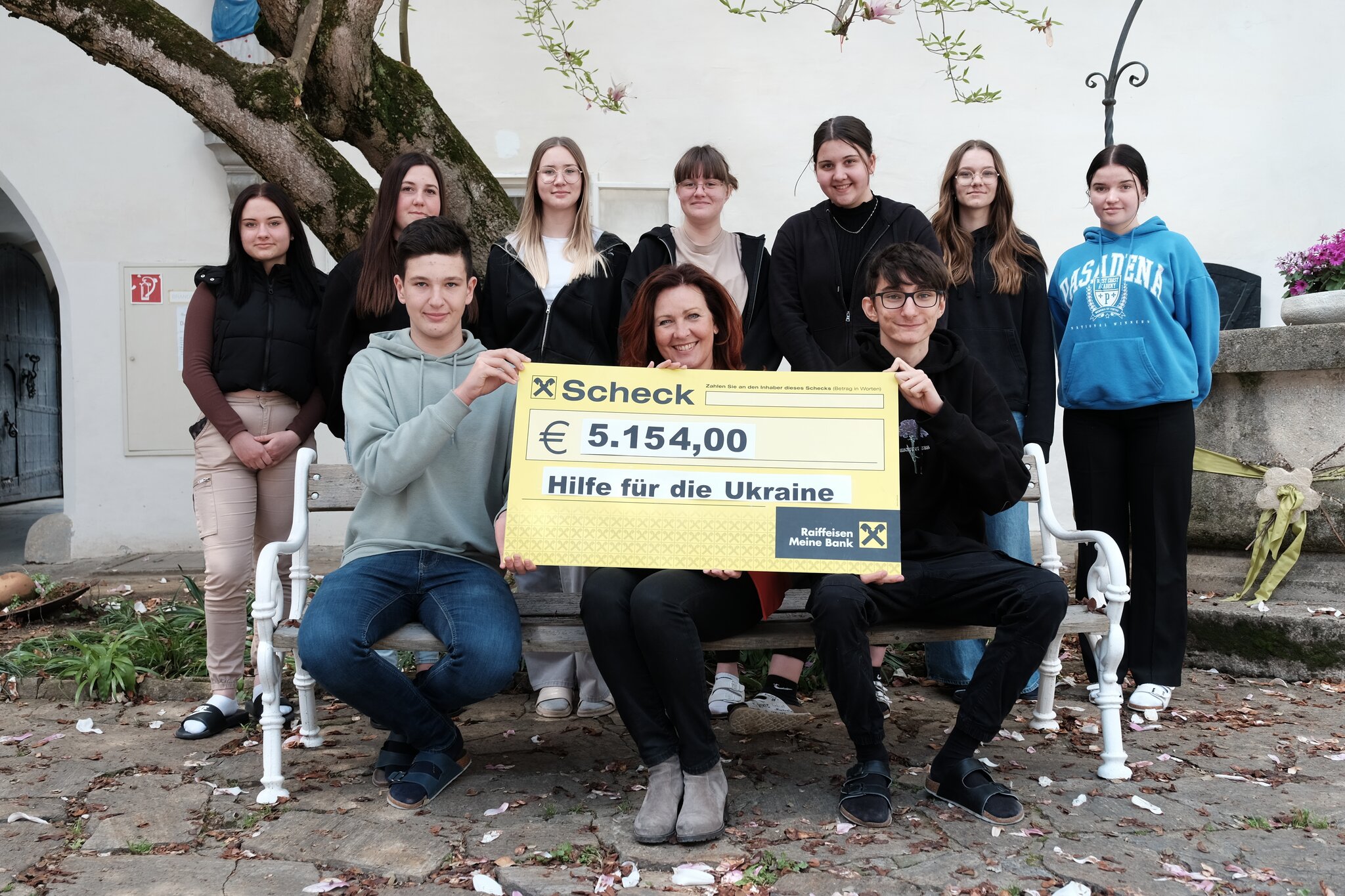 Backen und Basteln für die Ukraine Fachschule Neudorf erwirtschaftete