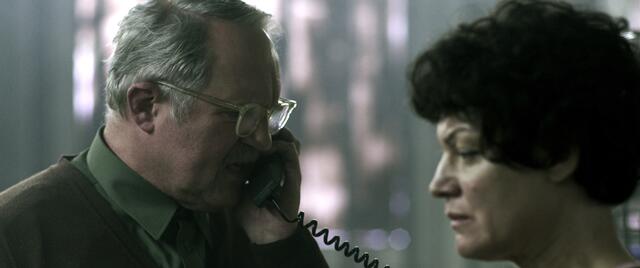 Ungewohnt: Harald Krassnitzer verhandelt als Alois Steindl höflich aber eiskalt über das Schicksal der Justizanstaltbediensteten Gabi Pichler (Marion Mitterhammer). | Foto: Einhorn Film