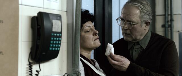 Freiheit und deren Entzug, Macht, Gewalt und Kommunikation sind fundamentale Themen in "Taktik". | Foto: Einhorn Film