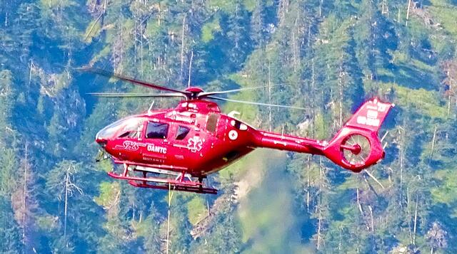 Ein Tunnelarbeiter wurde durch Geröll, dass sich von der Decke löste verletzt und mit dem Heli 6 ins Krankenhaus Zell am See geflogen wurde. | Foto: Sarah Braun
