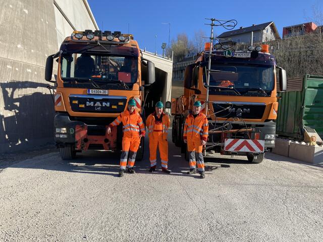 Drei Mann der Autobahnmeisterei Unterwald waren im Koralmtunnel im Einsatz, der einige spezielle Herausforderungen bereithielt. | Foto: Asfinag